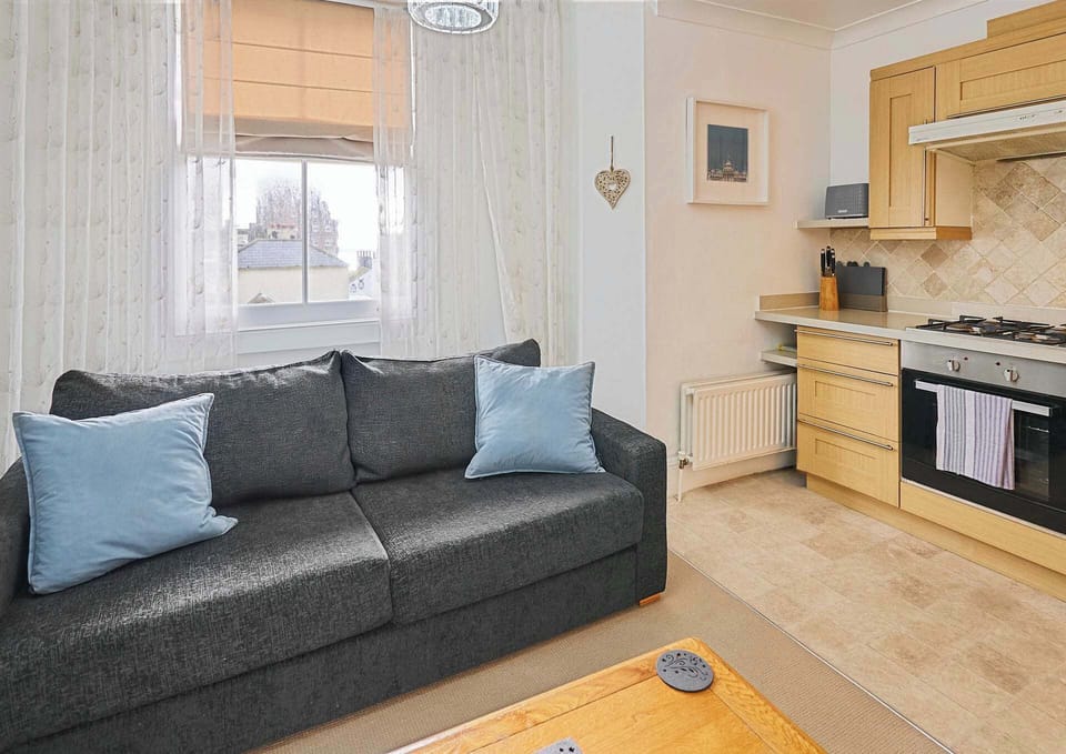 Regency Square Apartment, Brighton and Hove - Host & Stay