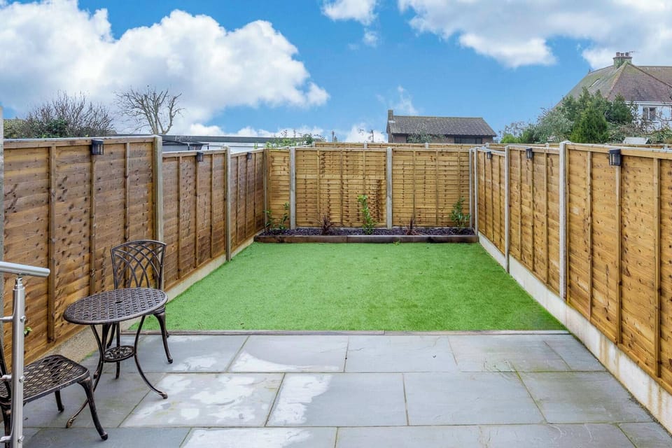 Downland Studio, Brighton and Hove - Host & Stay
