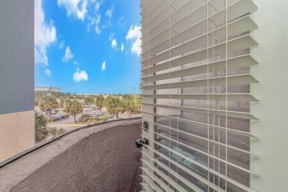 Balcony w/ street views! 