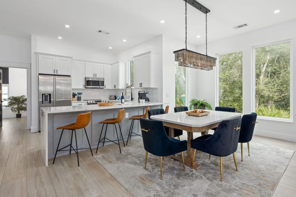 Dining area/Breakfast Bar