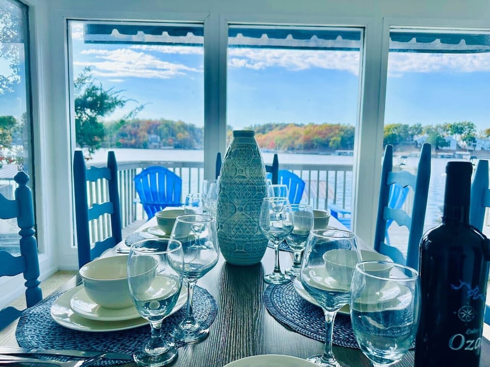 This dining area offers the perfect spot to enjoy the lake’s beauty while you eat.