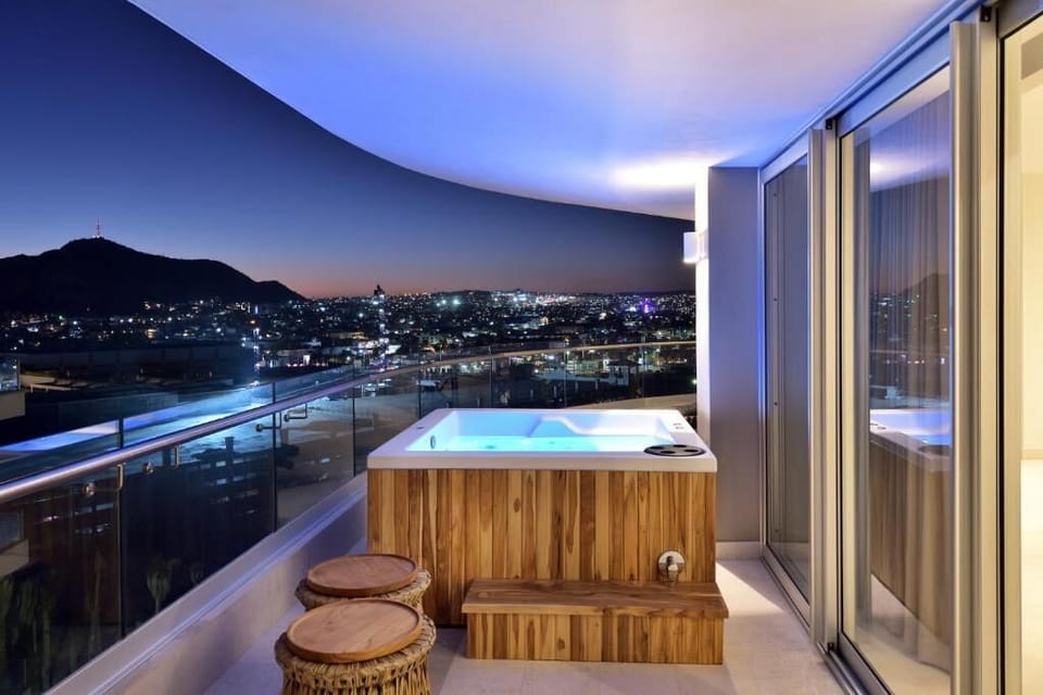 Outdoor spa tub