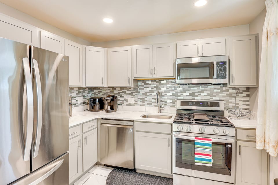 Kitchen | Main Level | Keurig Coffee Maker | Air Fryer | Cooking Basics