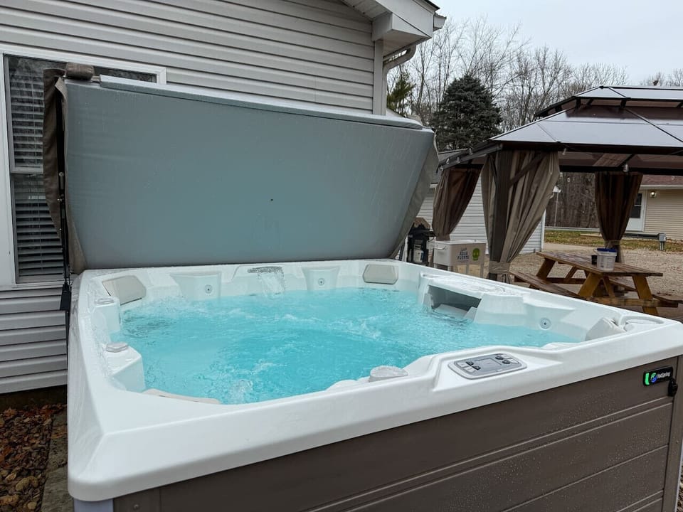 Hot Tub - 2024 Hot Springs Pulse