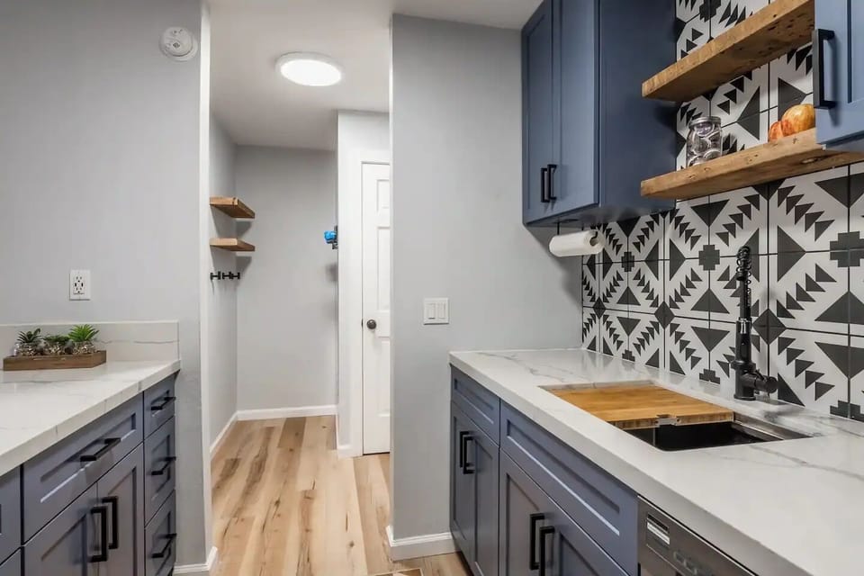 Fully equipped kitchen to make your meals at home