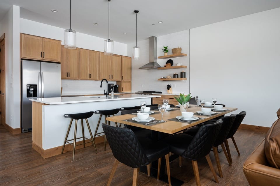 Luxurious Dining Area