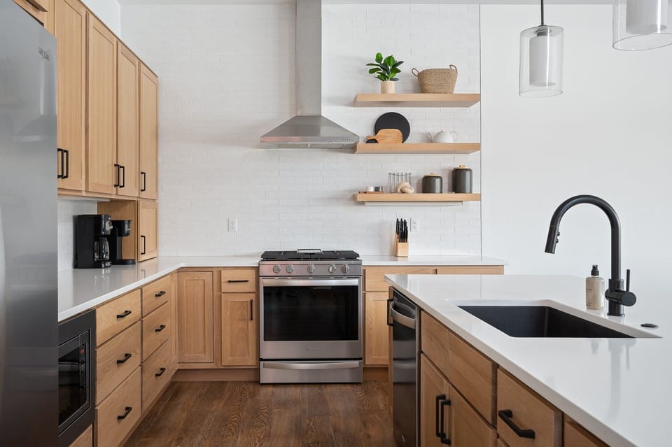 Stunning Fully Stocked Chefs Kitchen