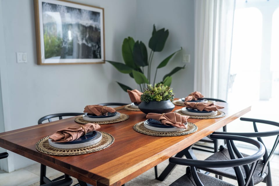 two dining options, both with six table settings