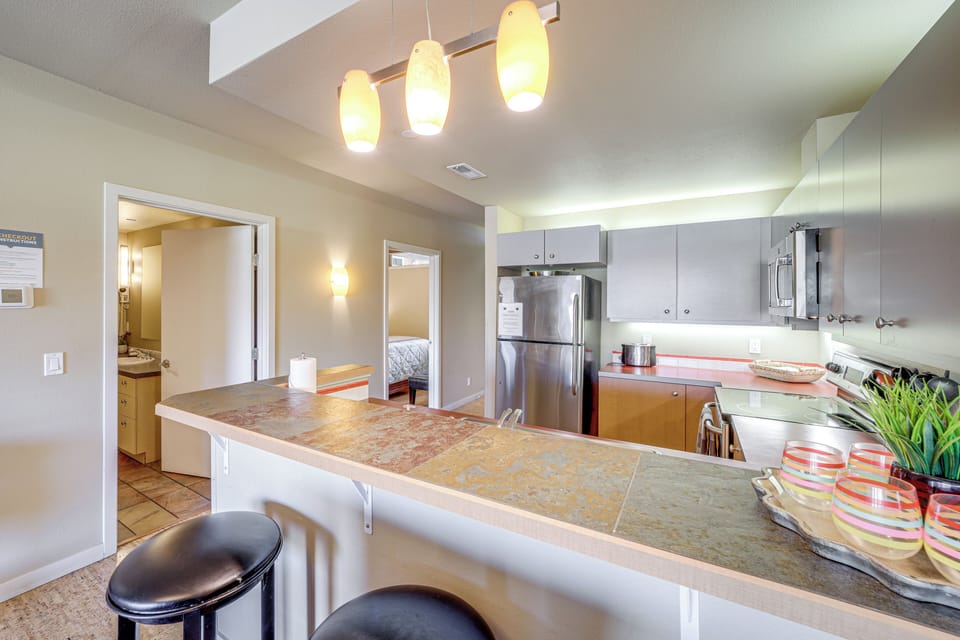 Kitchen | Breakfast Bar | Cooking Basics | Drip Coffee Maker | Toaster