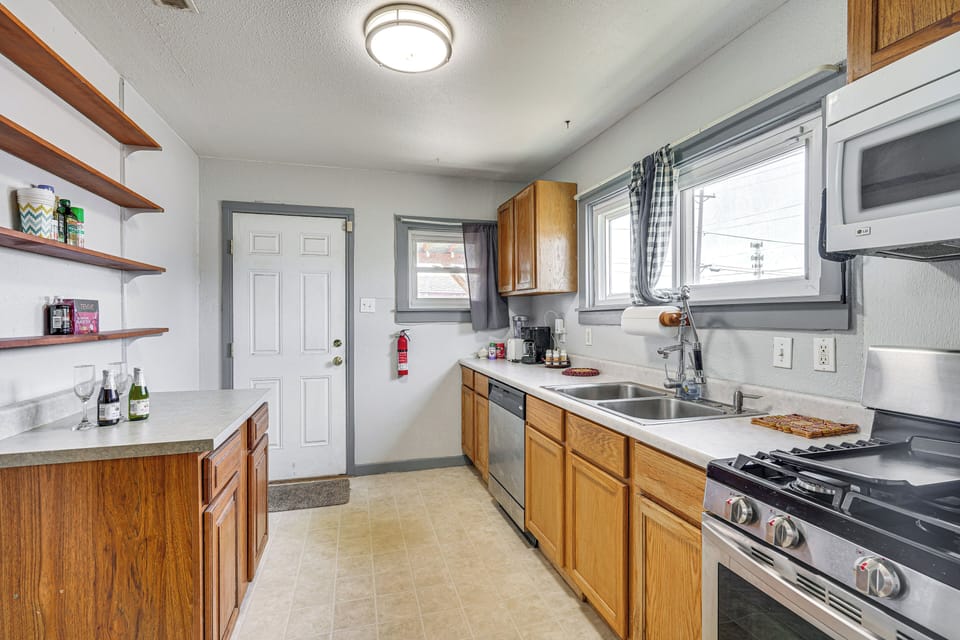 Interior | Central Heating & A/C | Free WiFi