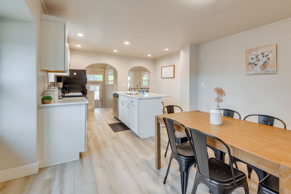 Dining Area | 1st Floor | Dishware/Flatware | Trash Bags/Paper Towels