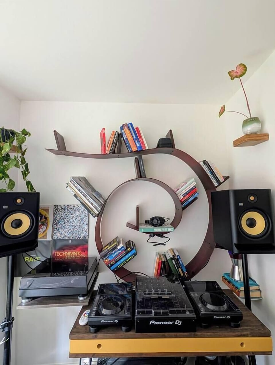 Bedroom 3 - DJ Decks not included