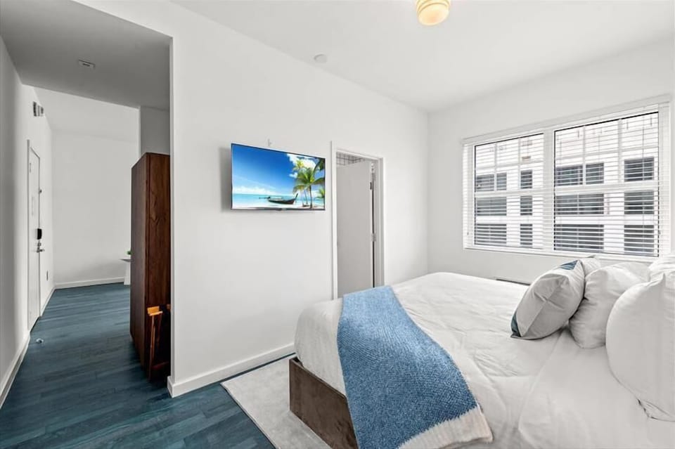Miami Miami Beach Studio King Bedroom