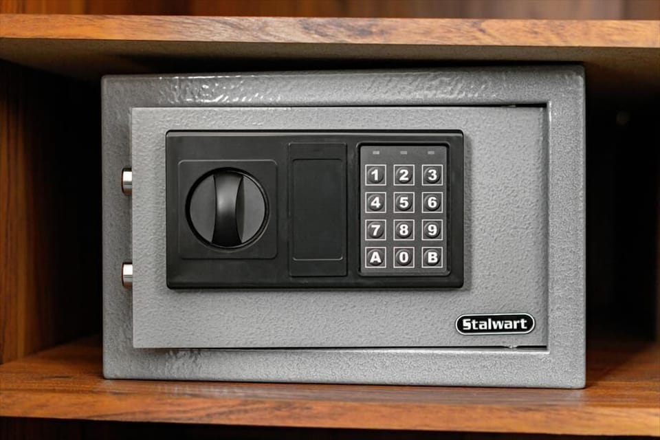 Miami Studio King + Sleeper Misc.