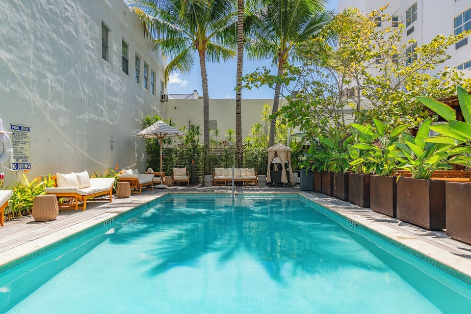 Miami Miami Beach Studio Queen + Sleeper Pool