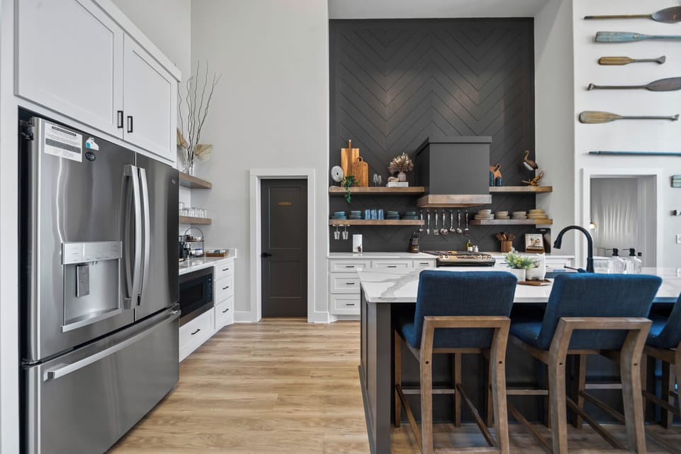 MAIN KITCHEN