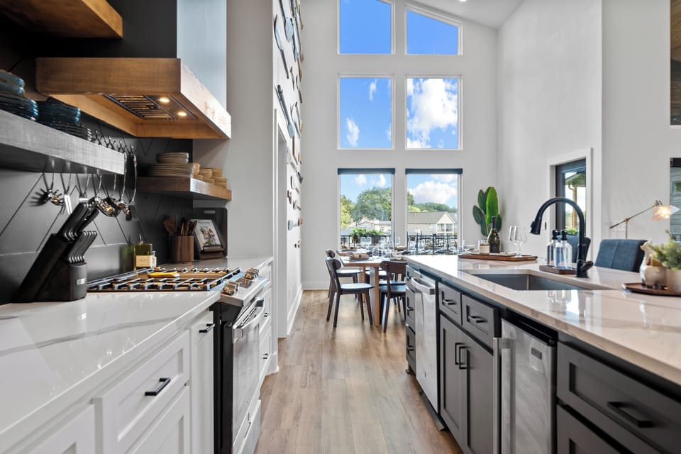 MAIN KITCHEN
