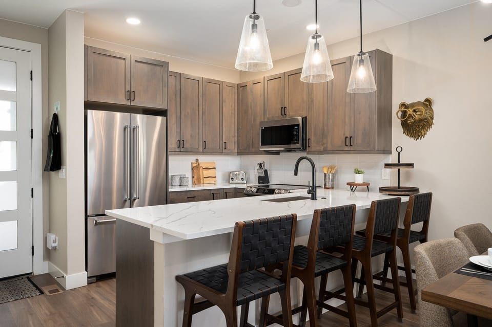 Kitchen Area with Island Seating for 4