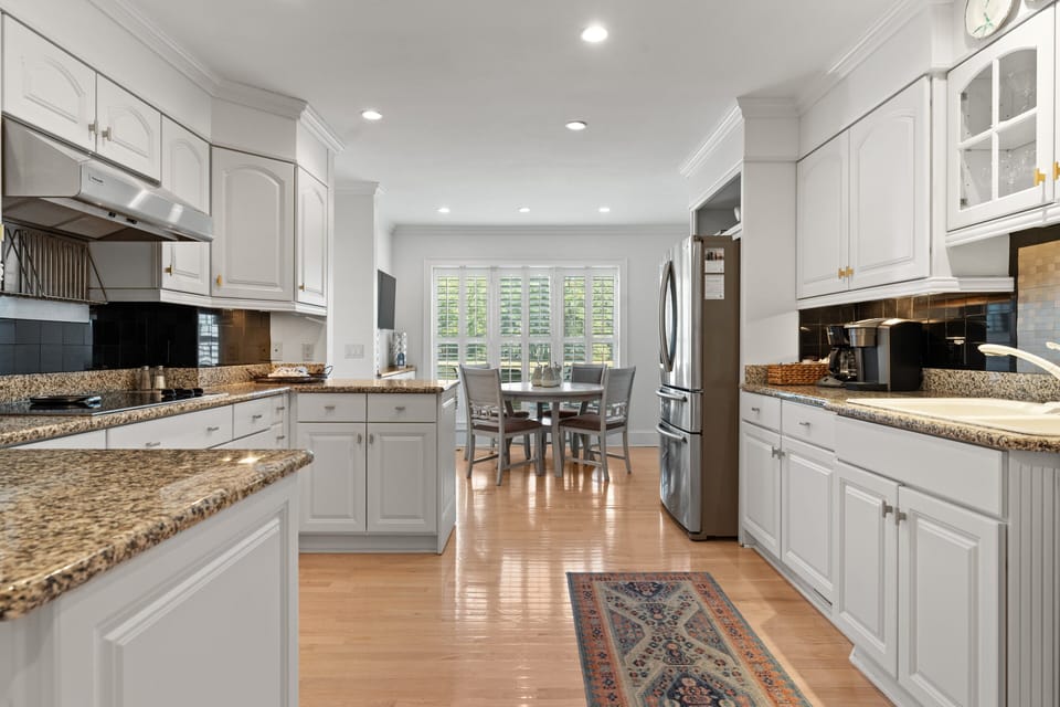 Full Kitchen