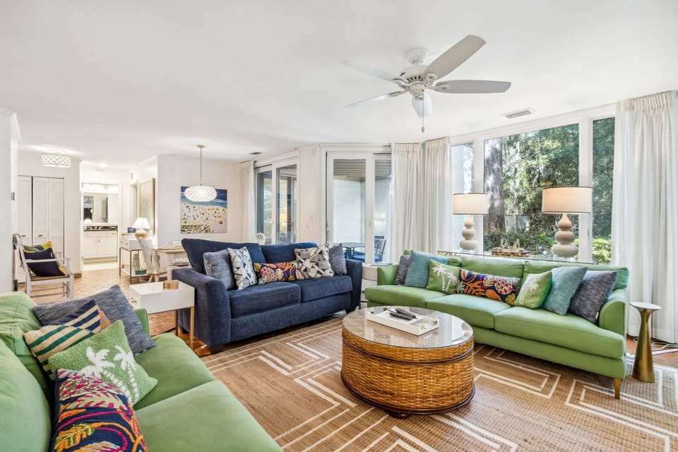 Bright Living Space with Plenty of Seating Options