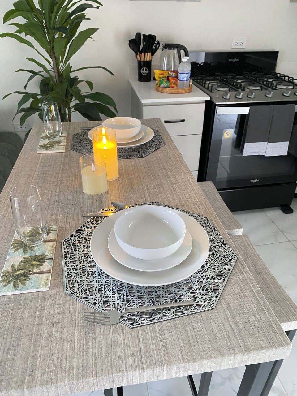 Kitchen equipped with all the necessary equipments to prepare a home cooked meal
