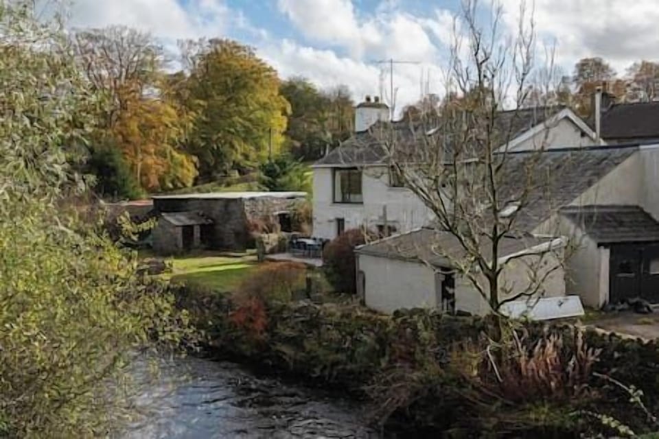 The River Mint