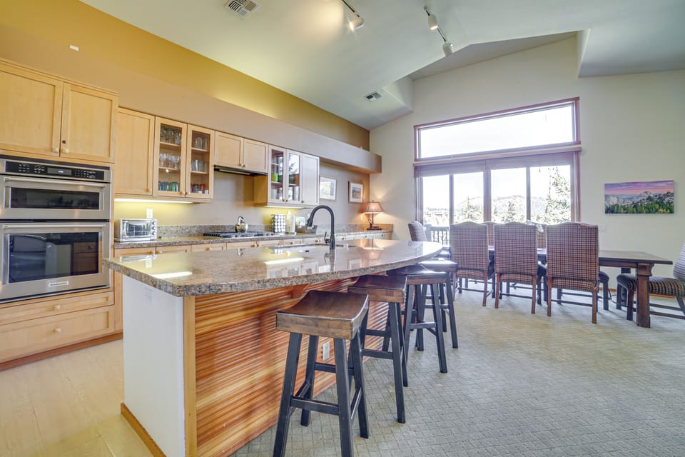 Dining Area | 2nd Floor | Dishware/Flatware | Trash Bags/Paper Towels