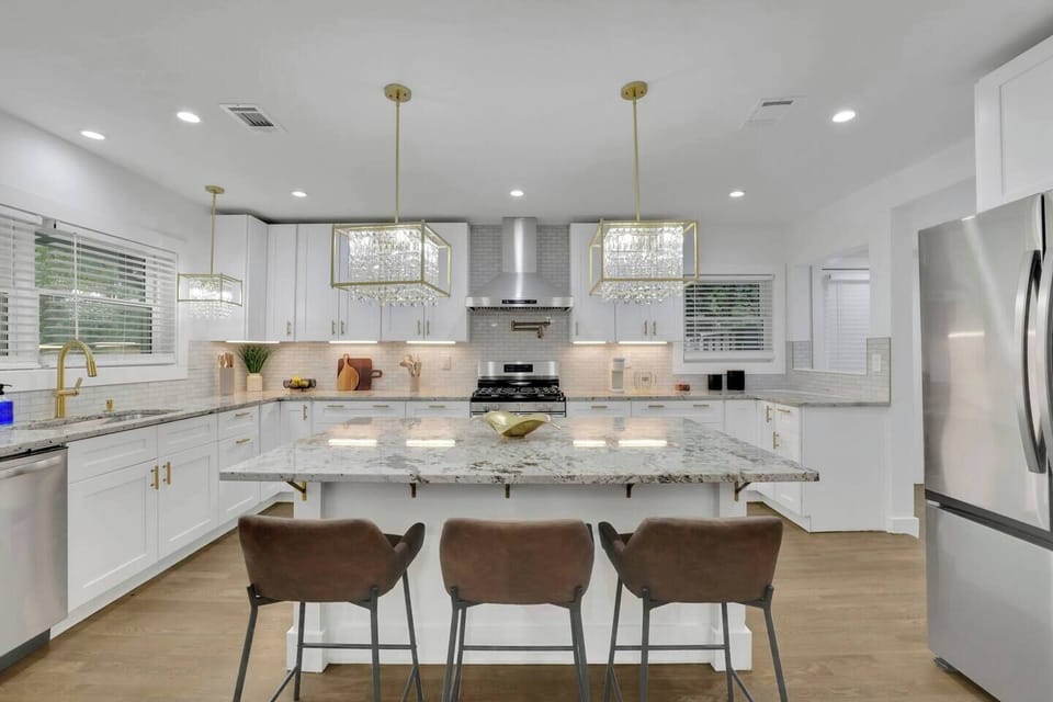 Gourmet-ready! This kitchen has everything you need.