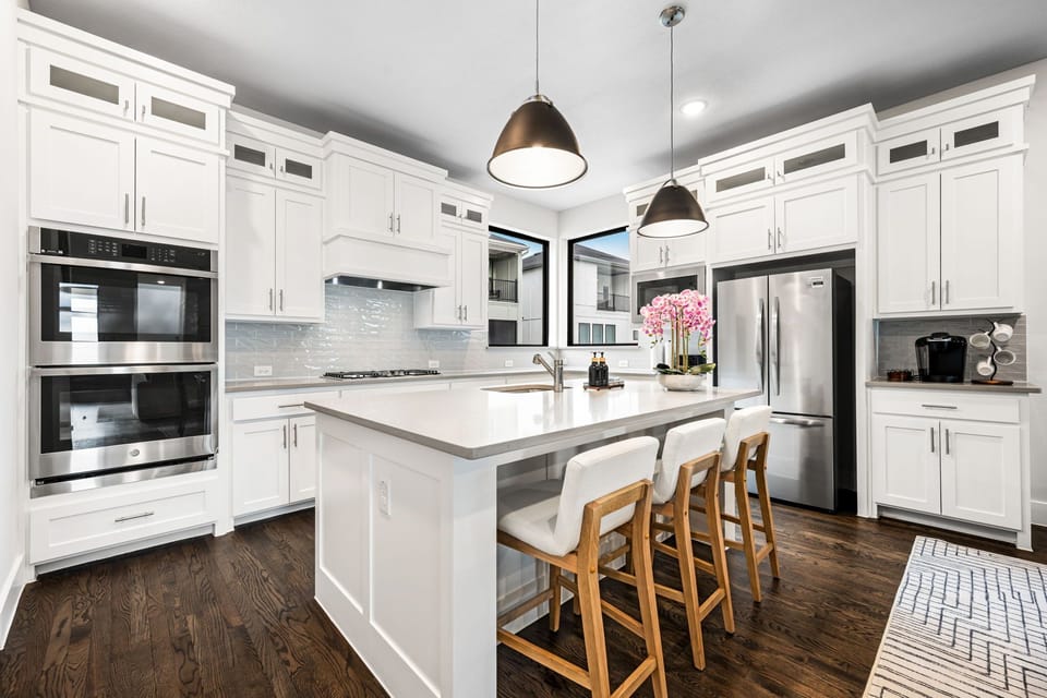Open kitchen with large kitchen island