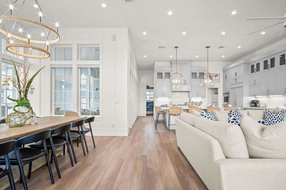 Living Room/Dining