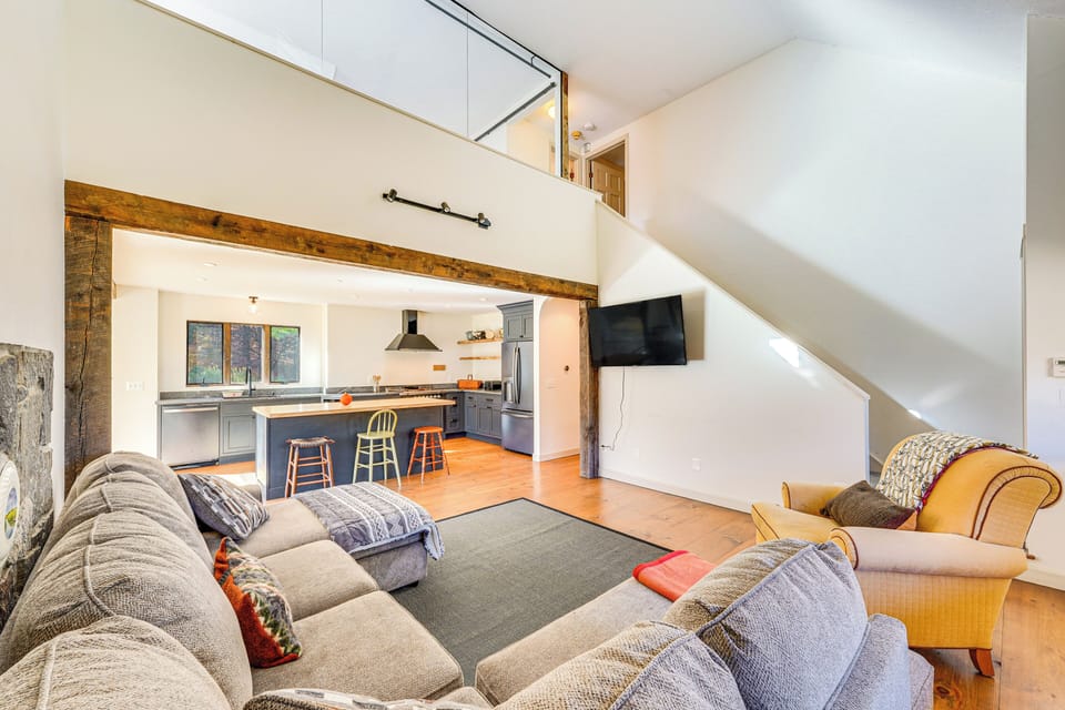Living Room | Smart TV w/ Cable | 1st Floor