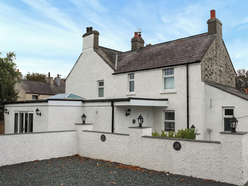 Exterior | The White Anchor - White Cottages, Newborough 