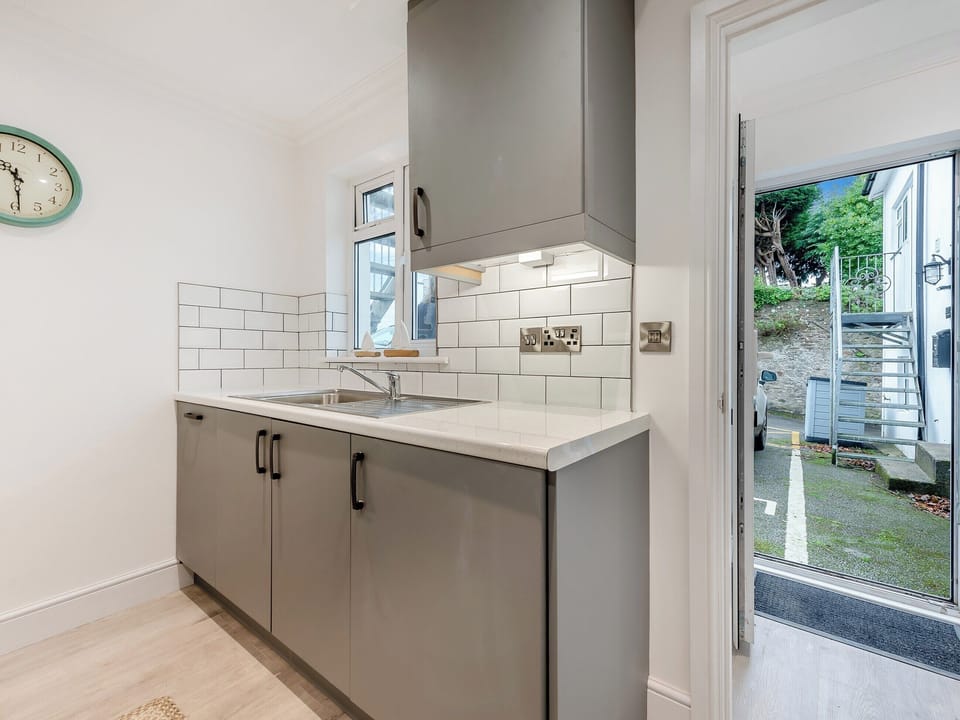 Kitchen | Long Ships - Harbour Heights, Saundersfoot