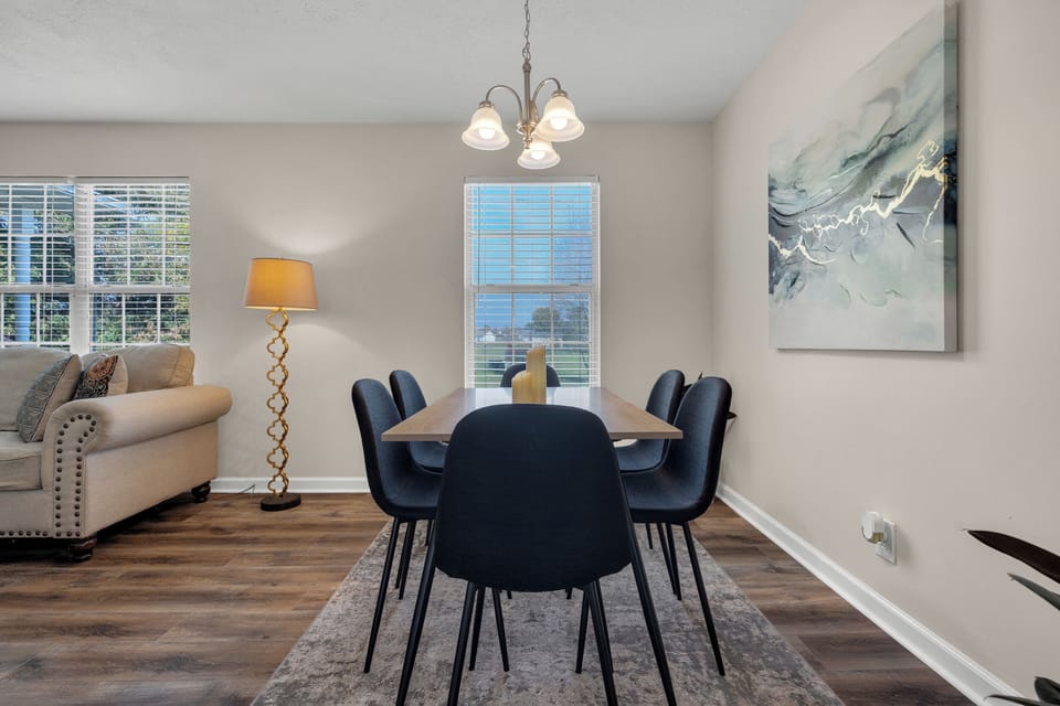 Perfectly situated short term rental fully equipped to service 6. Traveling professionals, families, and groups of all kinds will feel right at home in our well thought out space.