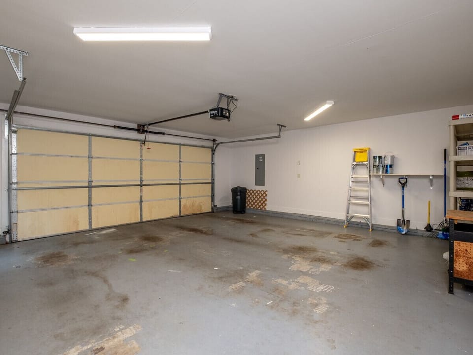 2 Car Garage