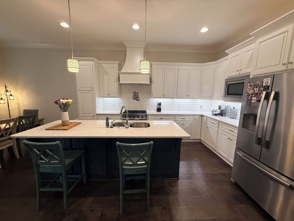 Full kitchen