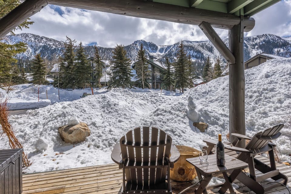 Private Porch off the dining room w/ beautiful mountain views.