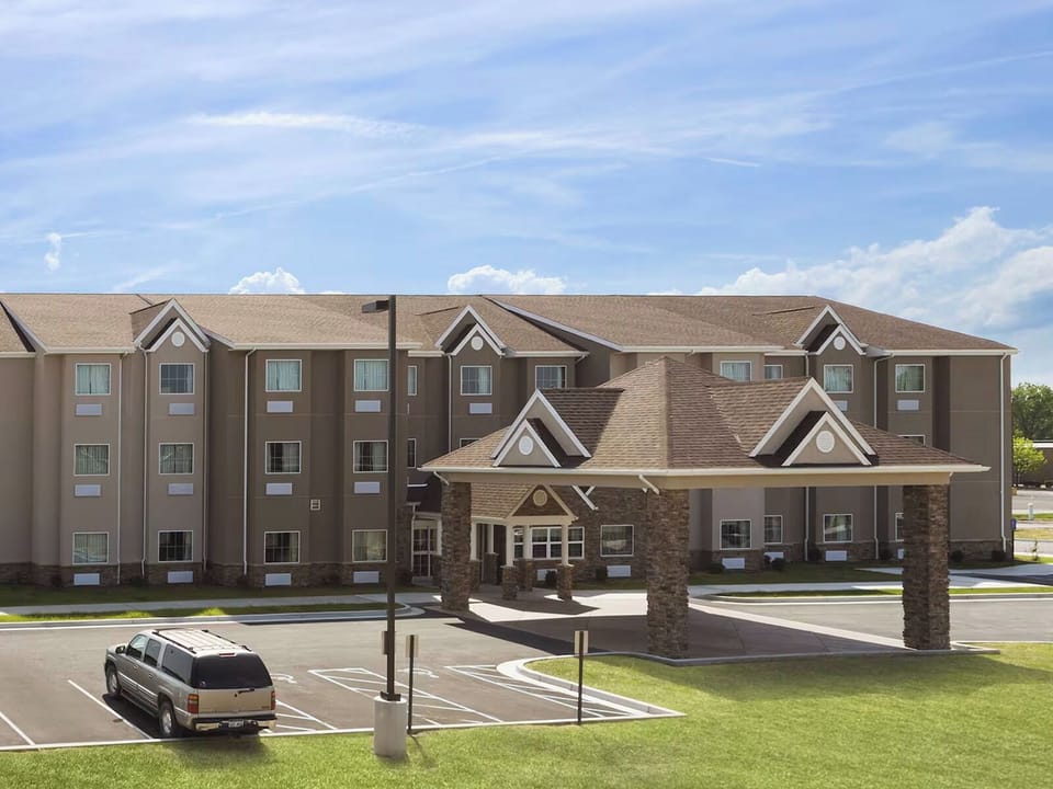 Arrive to welcoming curb appeal with easy, well-lit parking.