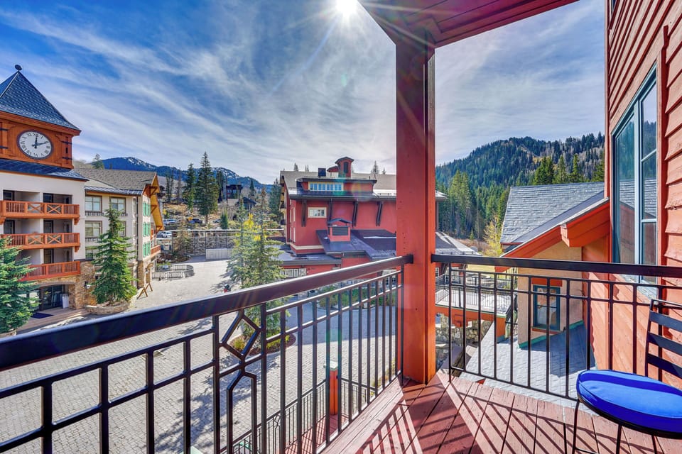 Brighton Vacation Rental | 2BR | 3BA | 2-3 Steps to Enter | 1,215 Sq Ft