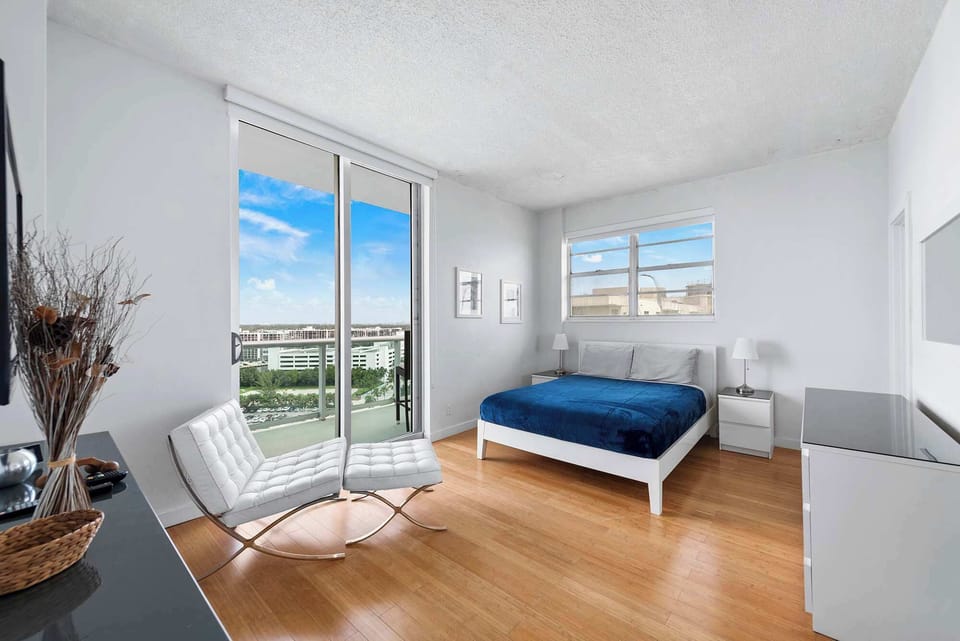 Master Bedroom with access to the balcony
