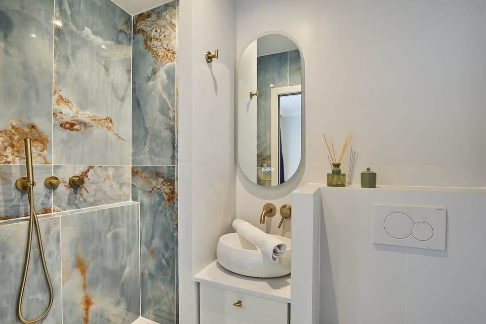 Salle de bain N1 avec toilette