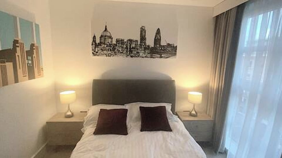 Guest bedroom with double bed