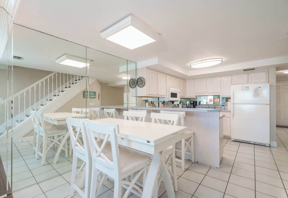 Dining table with seating for 4