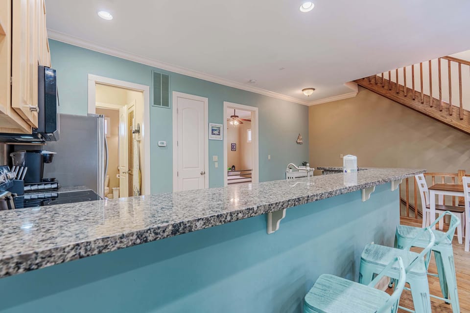 Kitchen bar with seating for 3