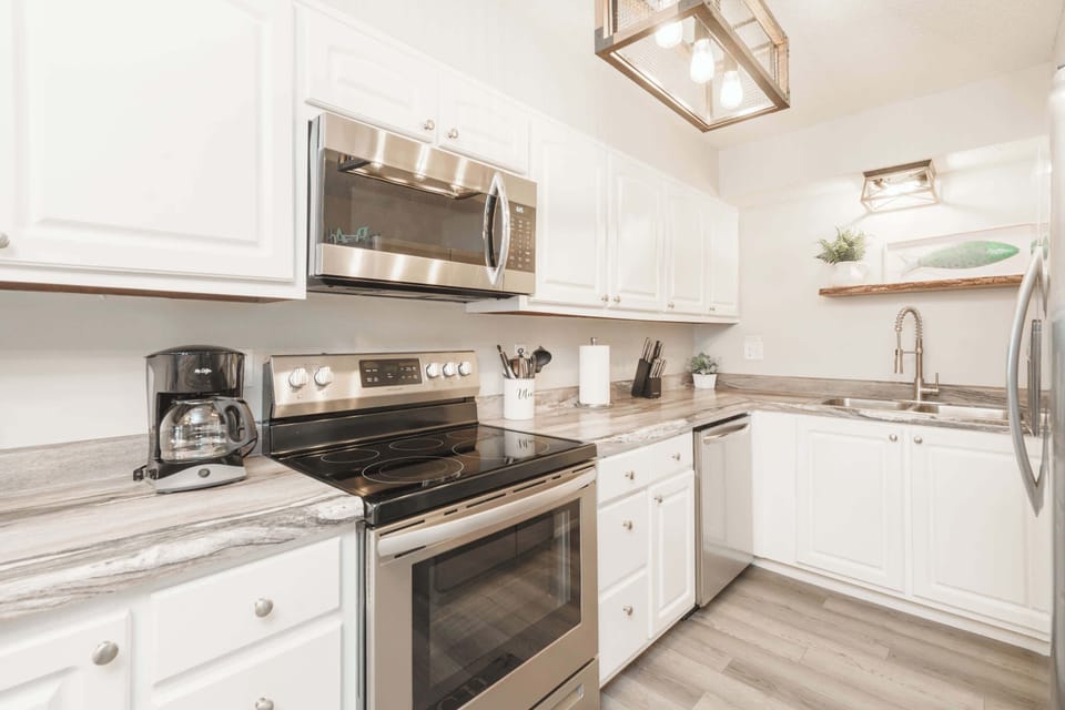 Kitchen with all your basics amenities