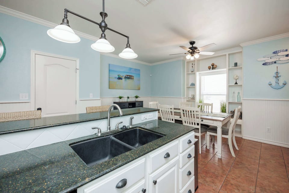 Fully equipped kitchen