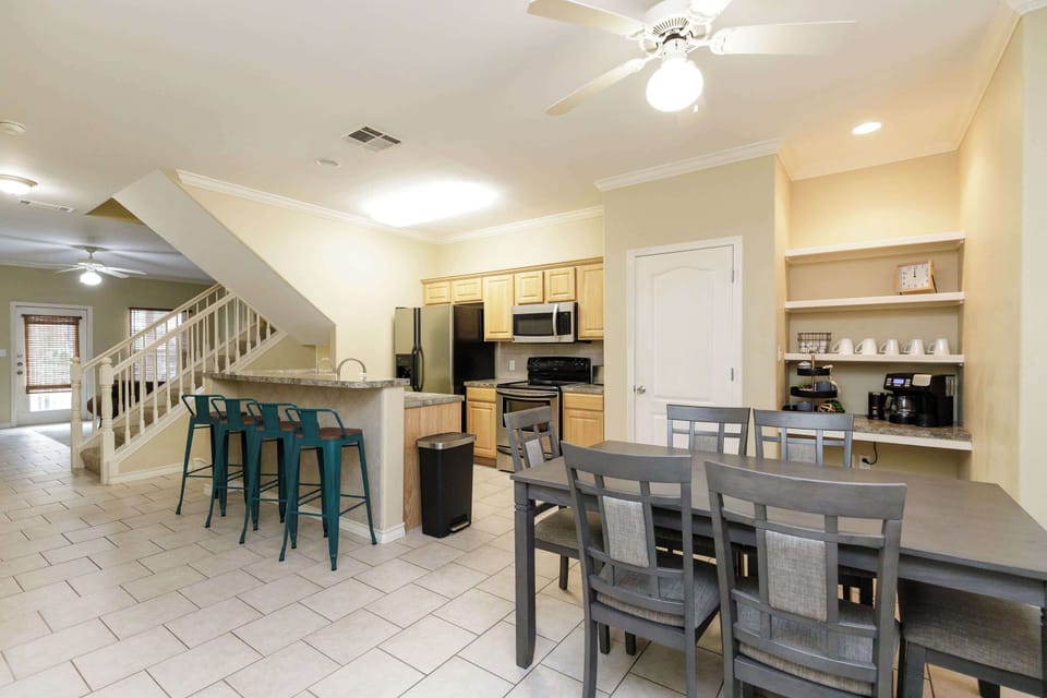 Enjoy time together at the dining table & counter, with total seating for 10