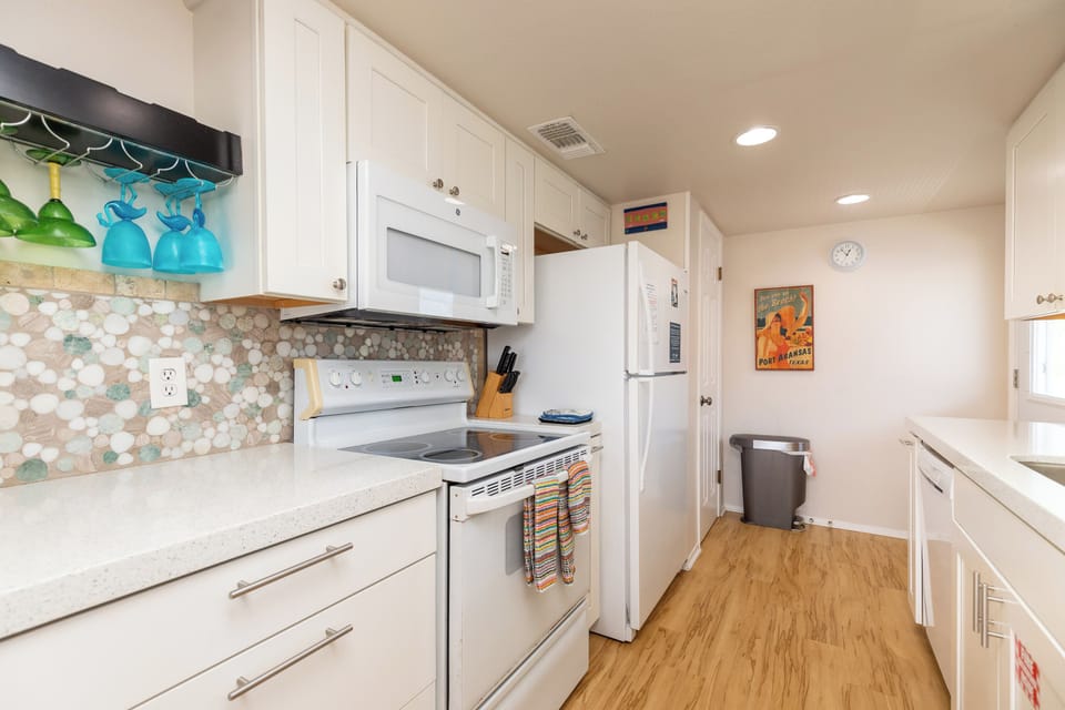 Fully furnished and equipped kitchen