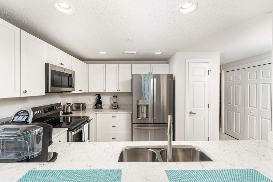 Fully Stocked Kitchen