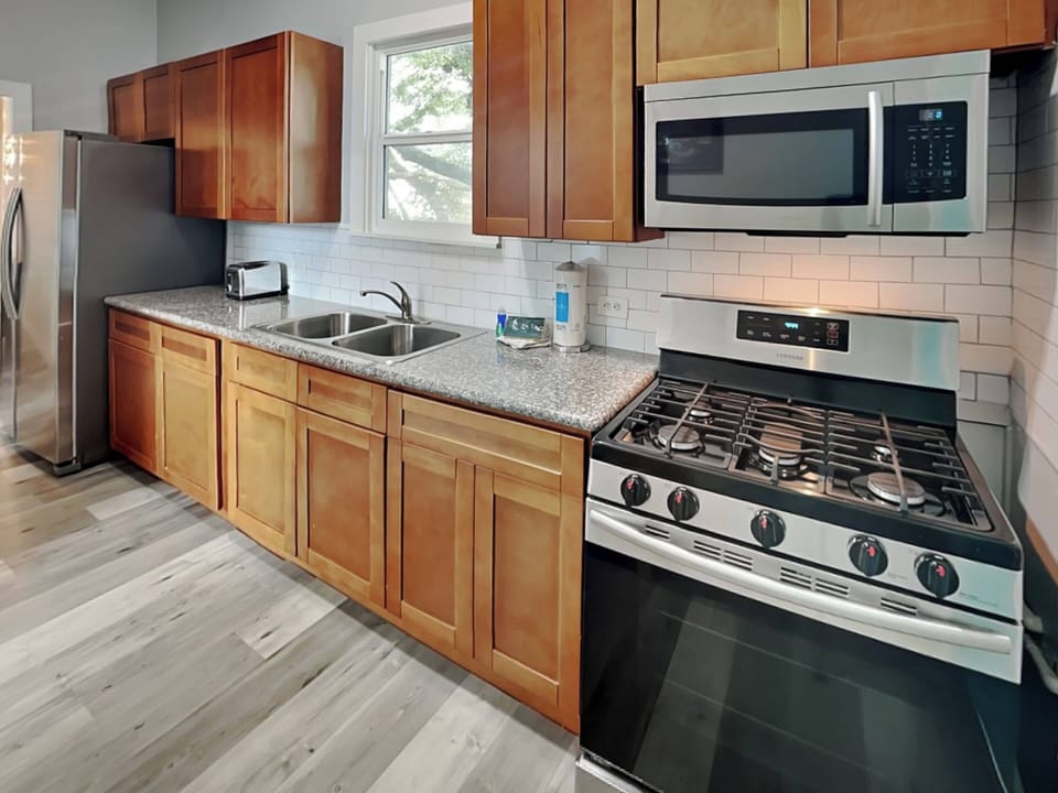 Full Size Kitchen